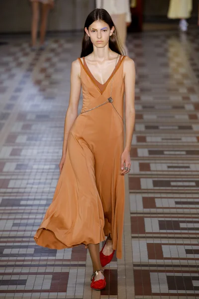 Look 4